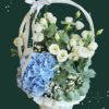 Aranjament in cos alb cu hortensie si lisianthus